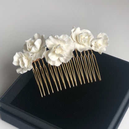 Peigne cheveux mariage fleurs blanches